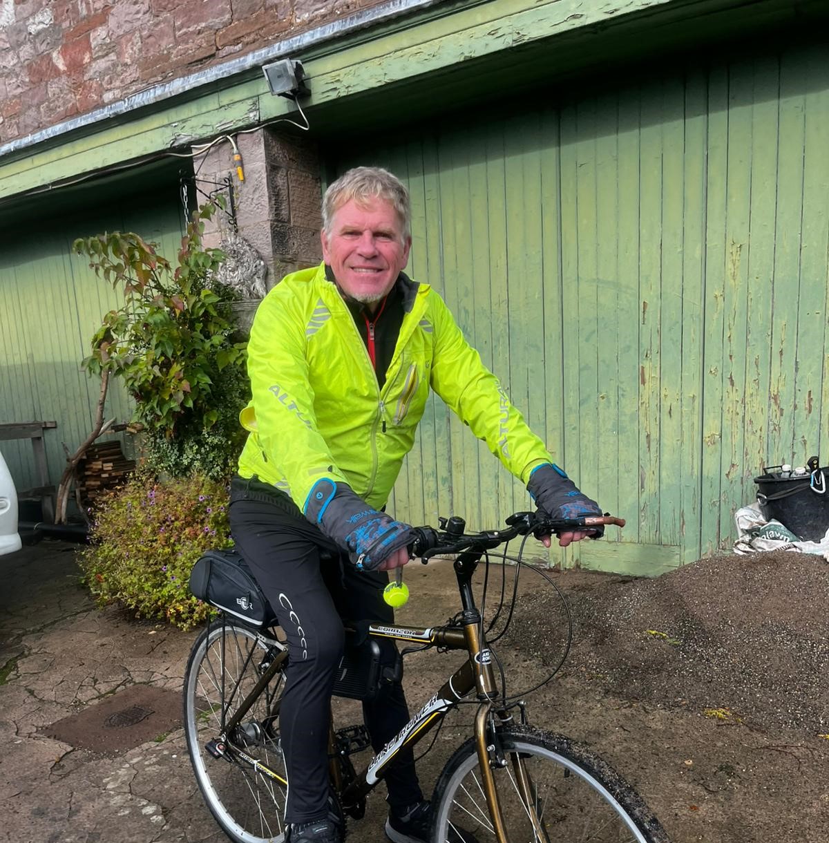 Martin Ashburn - pwMND - on his bespoke bike